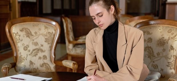 Students want to know how they can become judges in Australia and how much salary they earn.
