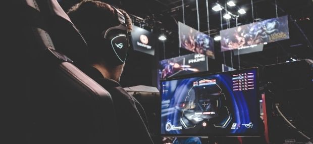 Students want to know how to become a pro gamer for esports in  Australia.