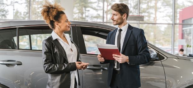 Students want to know how they can buy new and used cars privately in Australia.