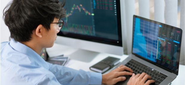 Students want to buy shares online in Australia on ASX and want to know what are the best stock trading platforms.